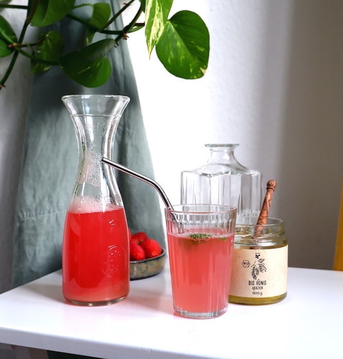 Rezept: Selbstgemachter Rhabarbersaft für Sommerschorle