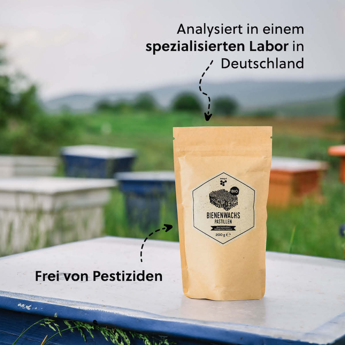 Unser Qualitätsversprechen=>Jede Charge wird in Deutschland hergestellt und analysiert. Mithilfe einer Analyse zur Wachsverfälschung wird sichergestellt, dass es sich zu 100% um reines Bienenwachs handelt.